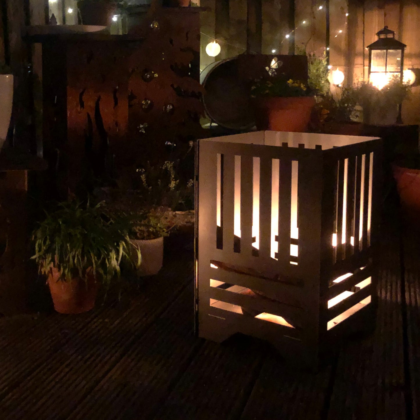 Feuertonne Feuerkorb Feuersäule Feuerstelle | Motiv Modern