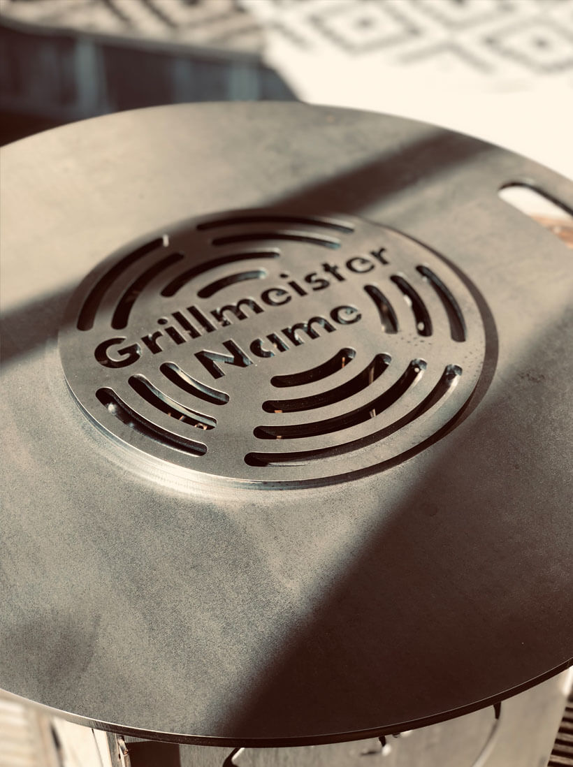 Grillplatte für Feuertonne | Classic mit abnehmbaren Mittelteil | Grillmeister Name