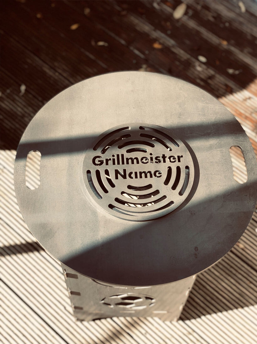 Grillplatte für Feuertonne | Classic mit abnehmbaren Mittelteil | Grillmeister Name